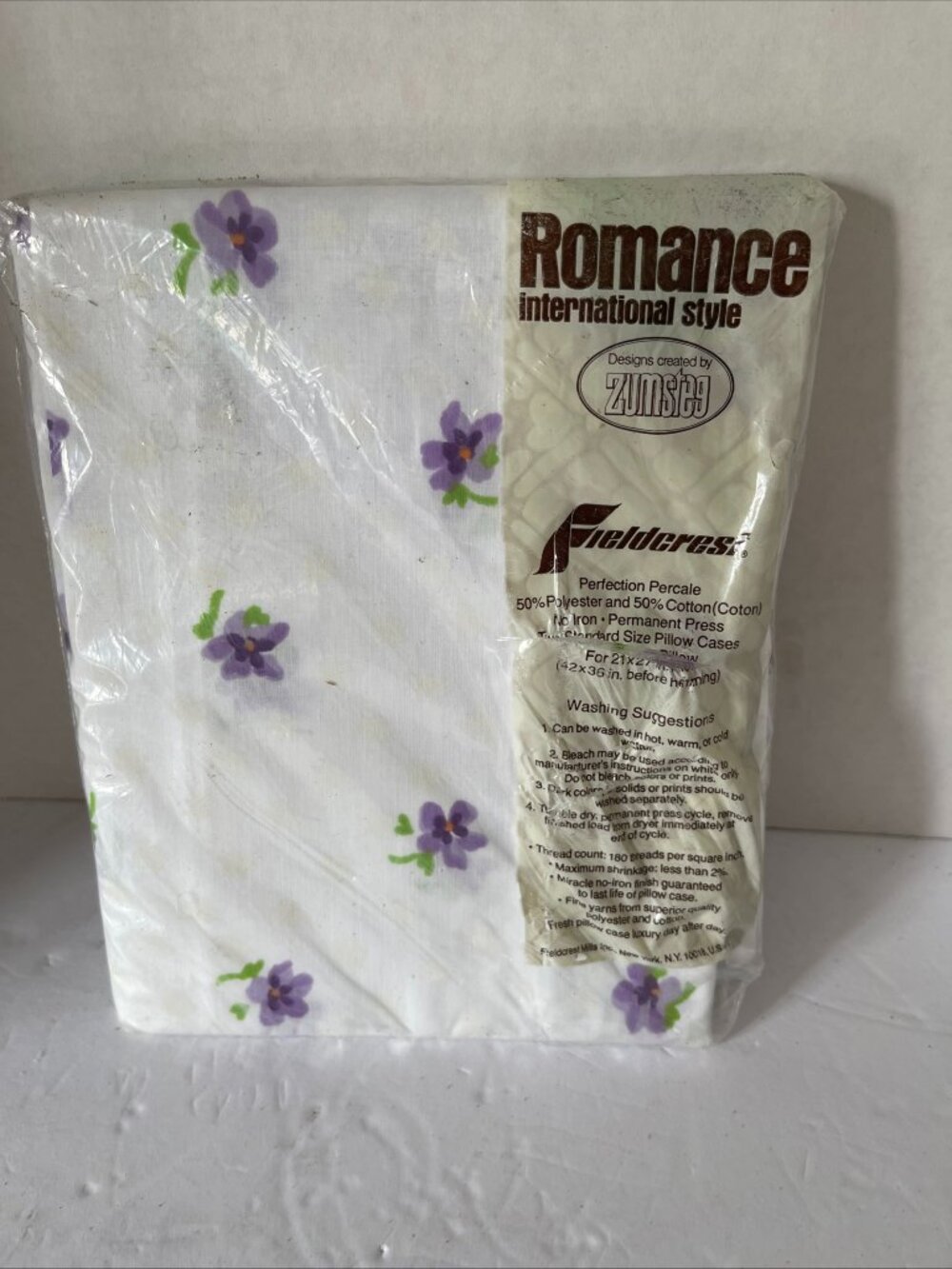VTG Fieldcrest Romance INTL White & Purple Flowers 2 STD Sz Pillow Cases 21"x27"
